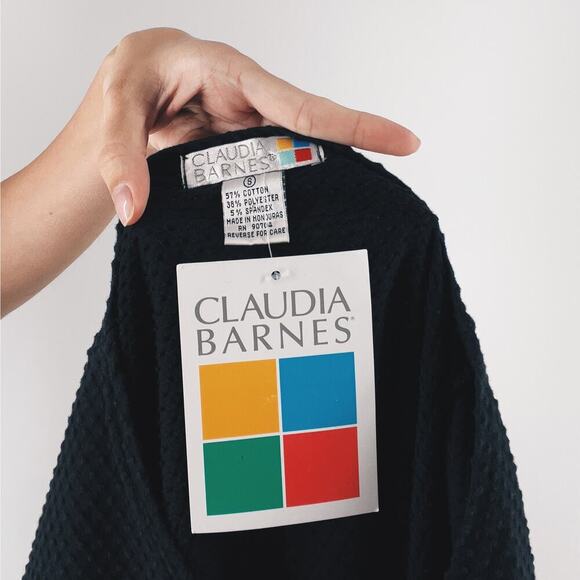 NWT Vintage Claudia Barnes Black Textured Short Sleeve Top Small - Picture 3 of 3